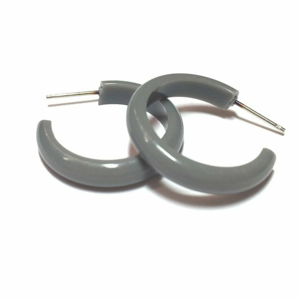 Vintage Lucite Skinny Perfect Hoop Gray Earrings - Picture 5 of 5